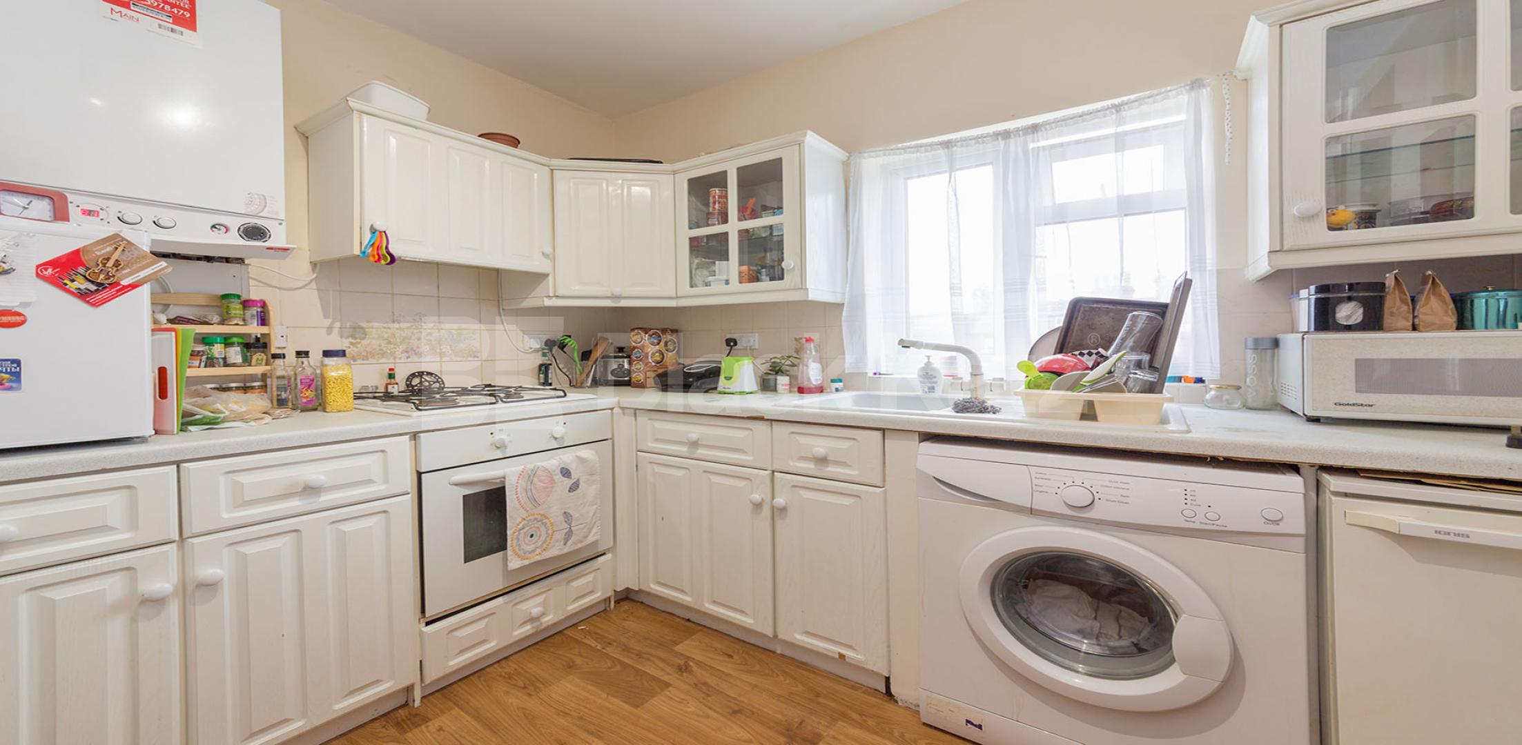 			NEW INSTRUCTION!, 2 Bedroom, 1 bath, 1 reception Flat			 Firs avenue, Muswell Hill
